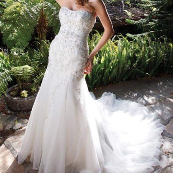 Brand new wedding dress(gown) - Picture 2 of 4